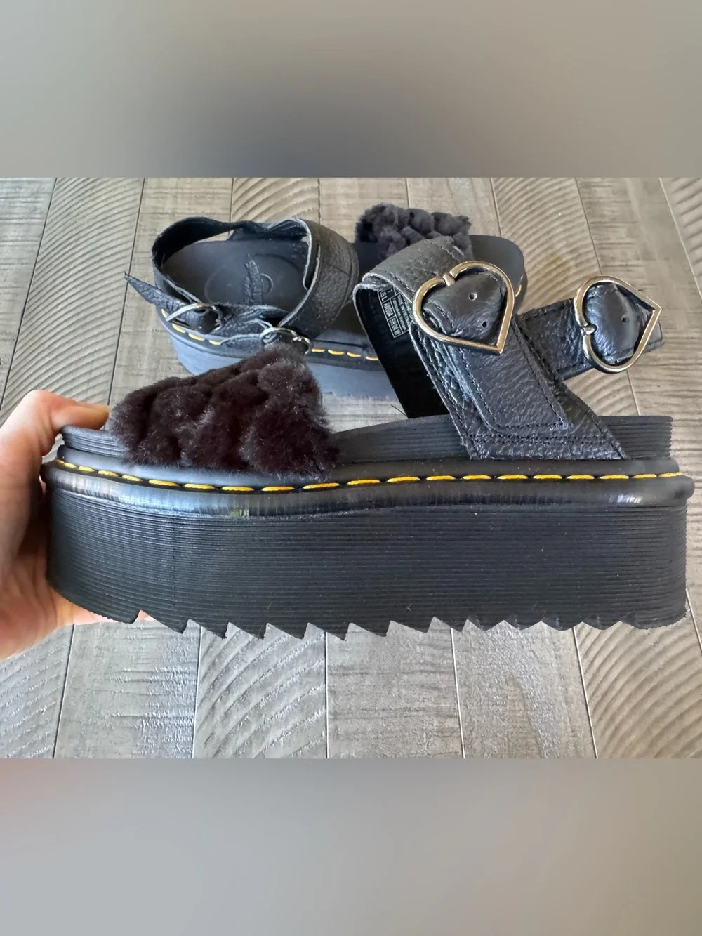 Dr. Martens Voss Quad Fluffy Faux Fur Platform Slide Sandals Women’s Size 7